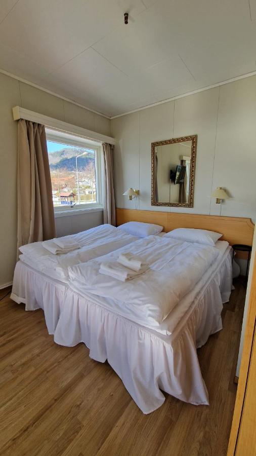 Sognefjord Hotel Hermansverk Extérieur photo