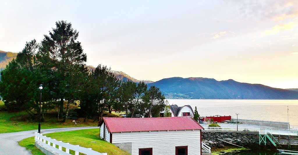 Sognefjord Hotel Hermansverk Extérieur photo